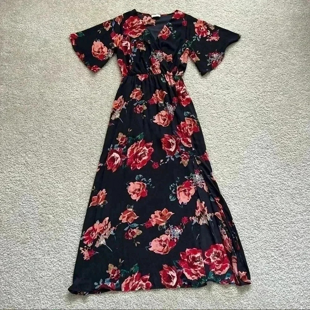 Everly Bell Floral Print Maxi Dress Women’s Size Small Black Red Style# DR6342